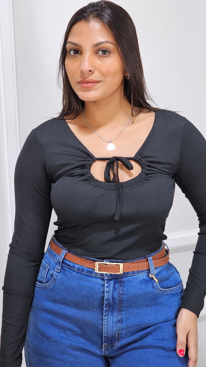 Blusa Feminina Manga Longa com Recorte e Amarração no Decote