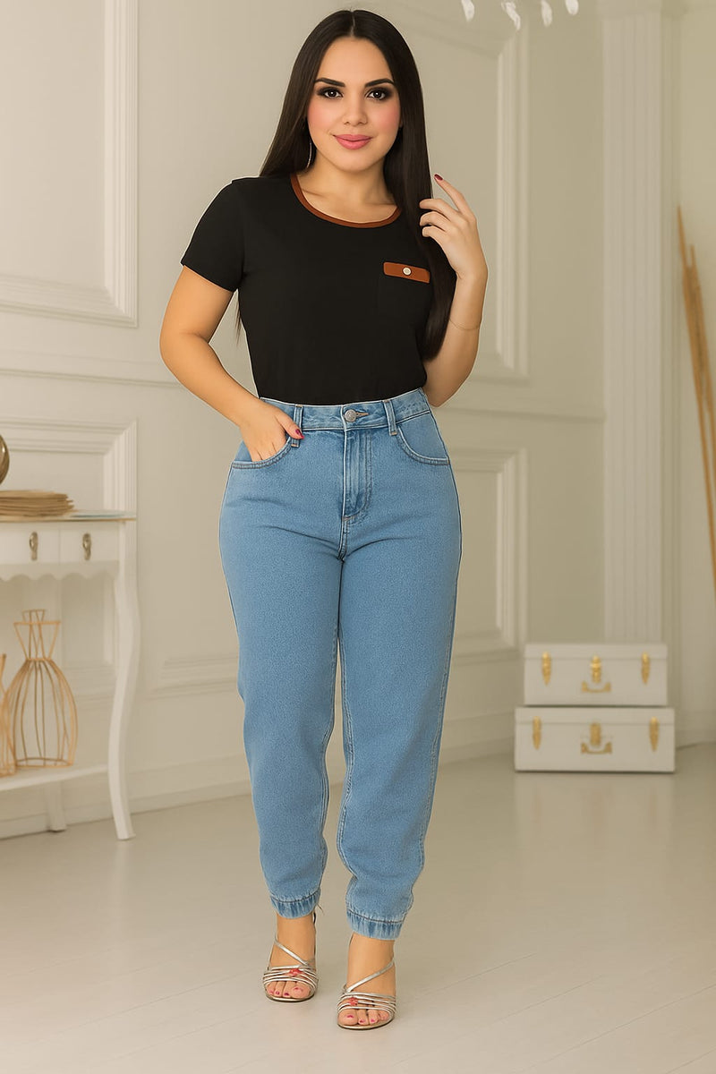 ❤️ Blusa Básica com Detalhe no Bolso – estilo e praticidade em uma peça versátil! ❤️